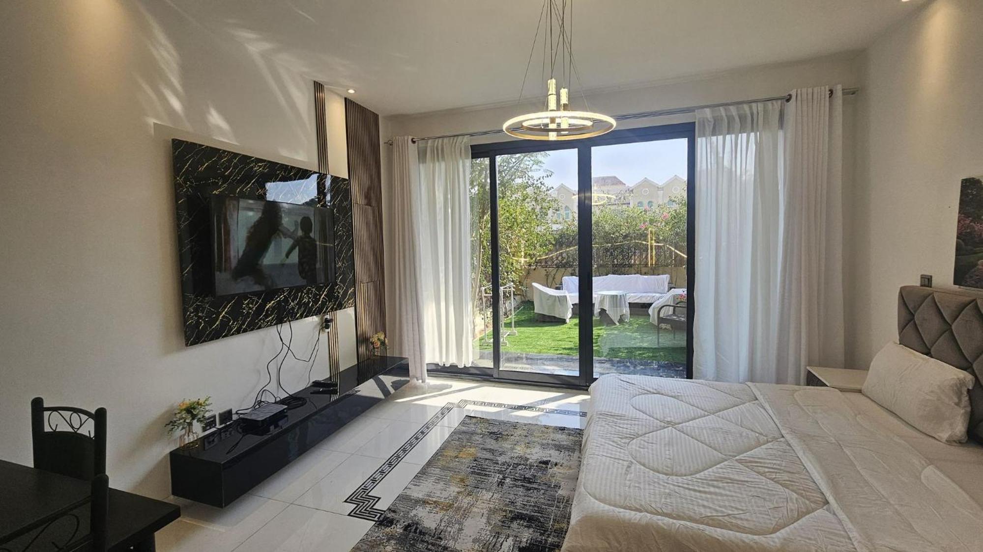 Spacious 3bhk Townhouse In Villa